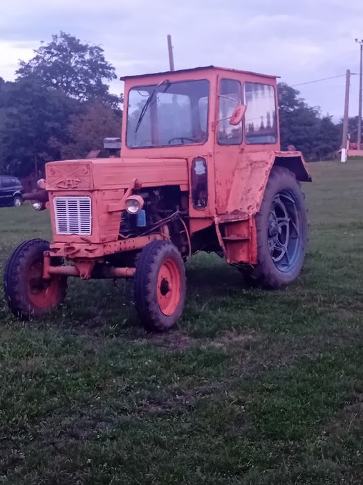 Vând tractor U650