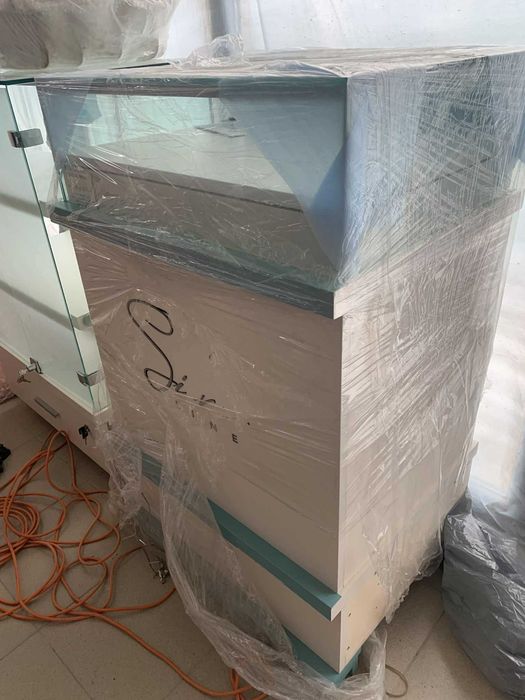 ЛУКСОЗНА ВИТРИНА italy 2 броя на цена 300 лева цена