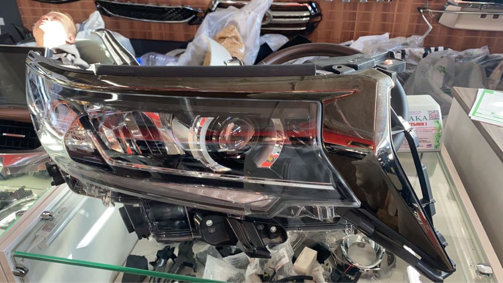 Молдинг фары для Toyota Land Cruiser Prado 160