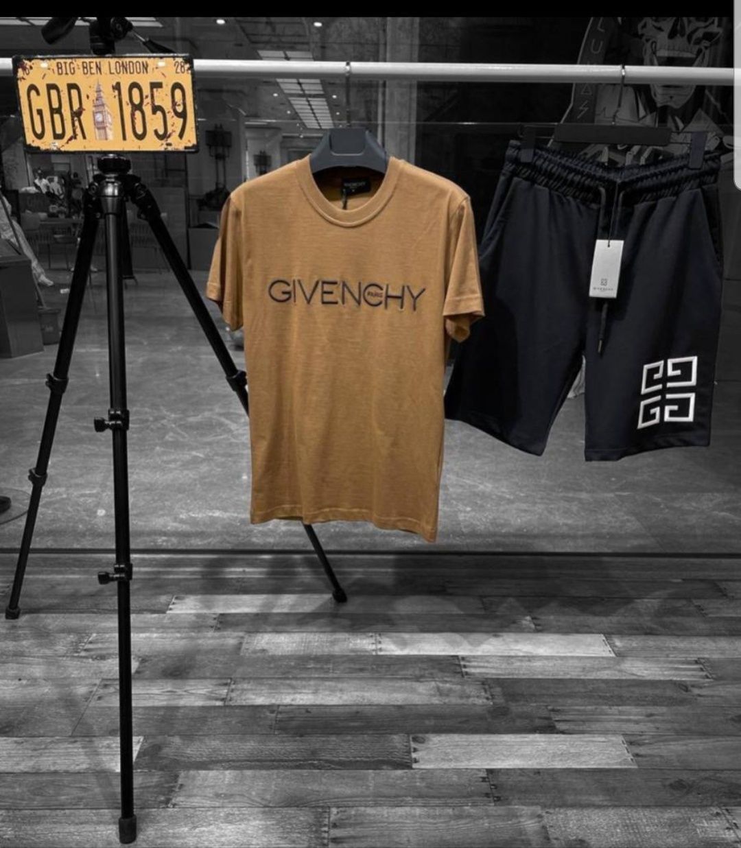 Set tricou+pantaloni scurți Givenchi