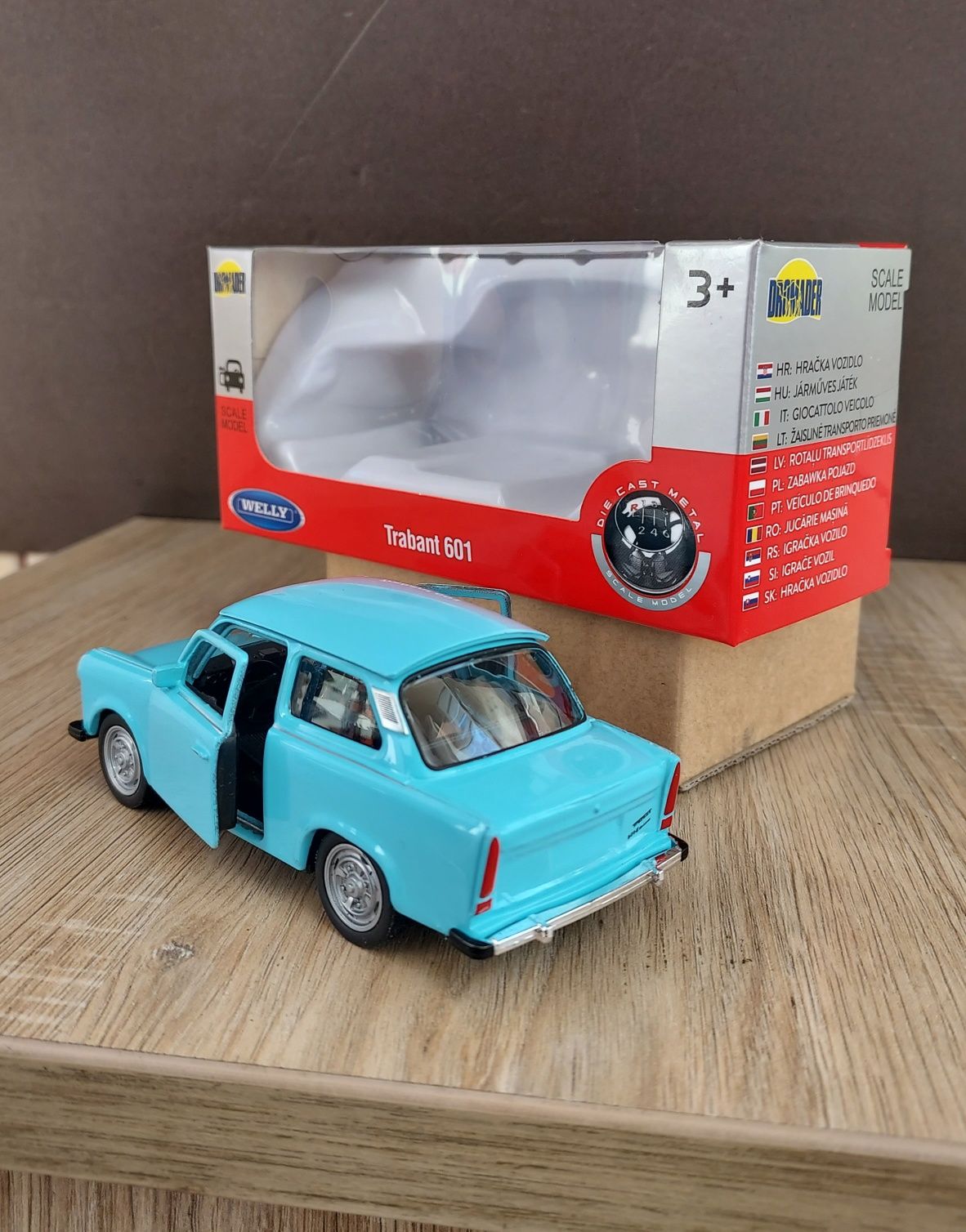 Macheta Trabant 601 vintage 1964-Welly-jucarie,masinuta colectie 1/34