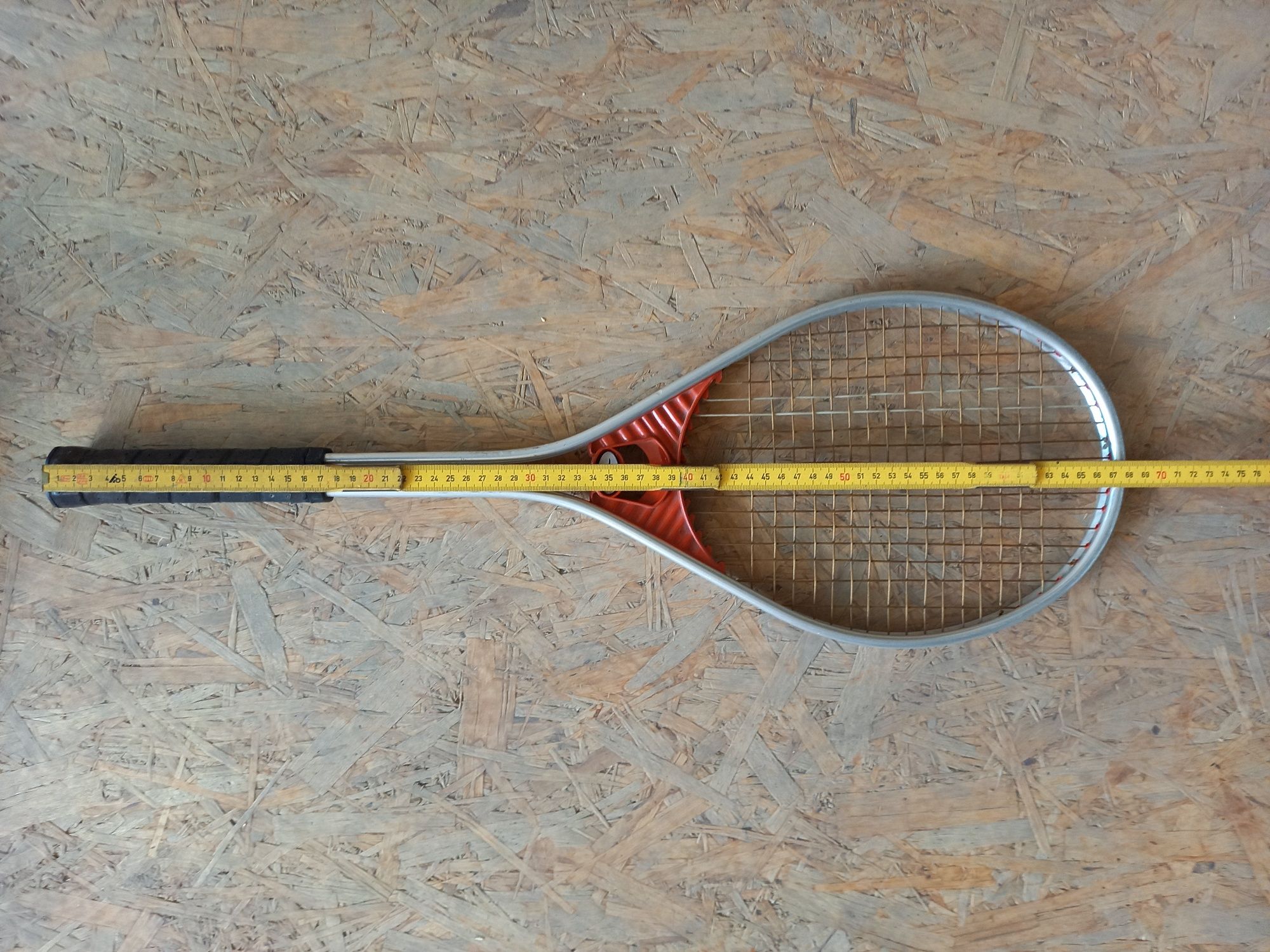 Продам теннисную ракетку, для игры в большой теннис.