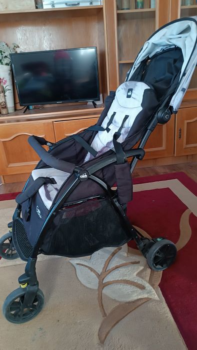 De vânzare cărucior sport foarte ușor și practic