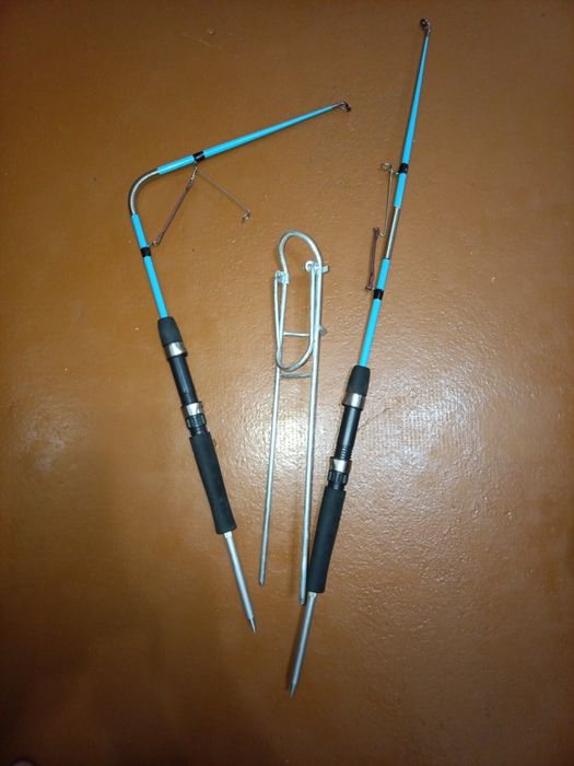 Удочки самоподсекаюшие 2 шт, держатель для удилищ 1 шт. Всё за 5000 от