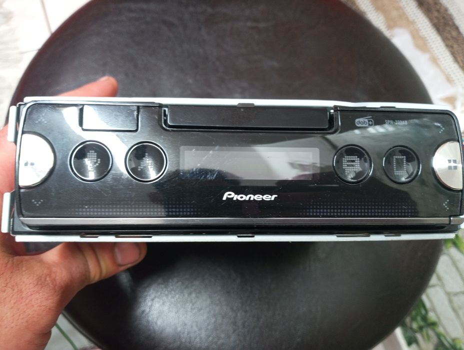 Vand radio cu tableta pioneer NOU