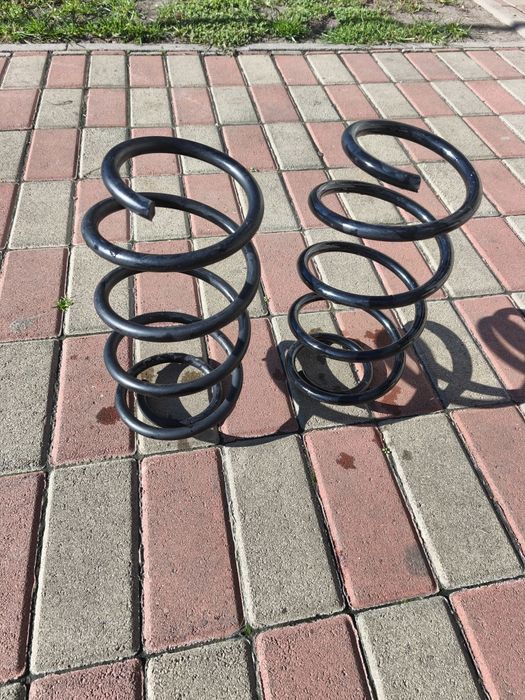 Vând arcuri față Ford Focus KYB