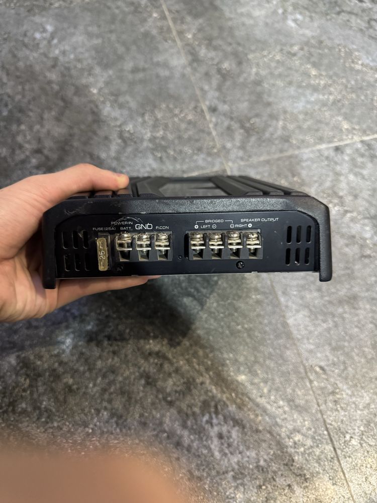 Usilitel kenwood 400