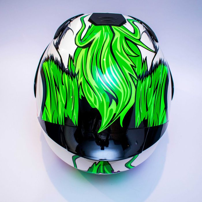 Каска за мотор пистов , скутер , ел. тротинетка др. ( Размер L 59-60 )