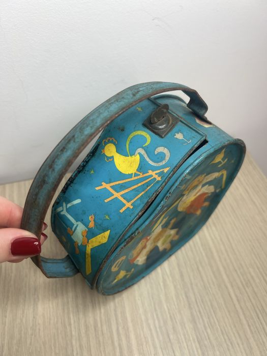 Cutie de prânz comunistă din metal – anul 1965