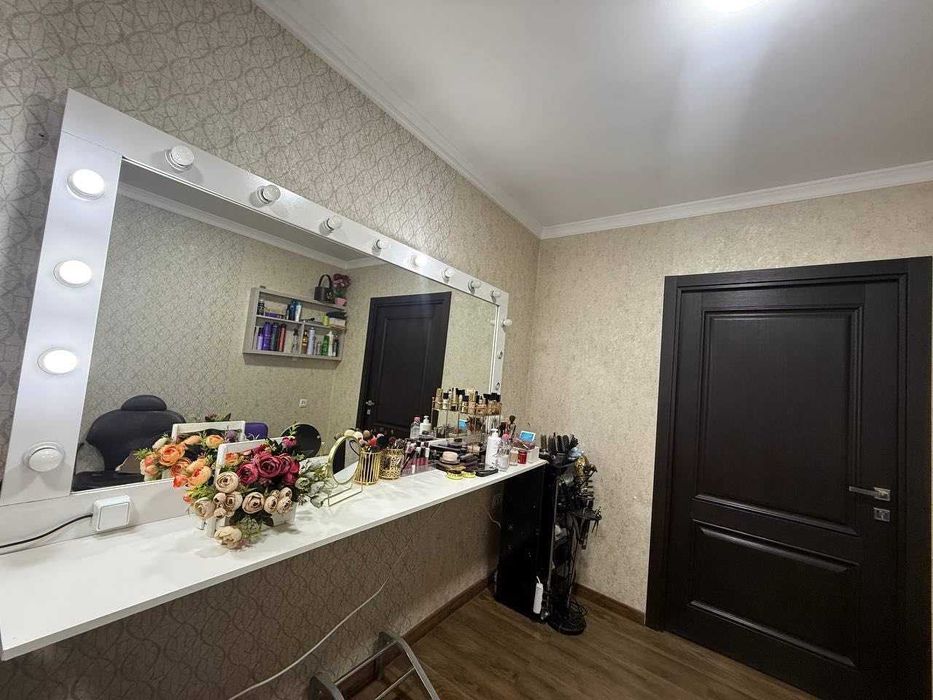 makayaj oynasi padagonigi bilan