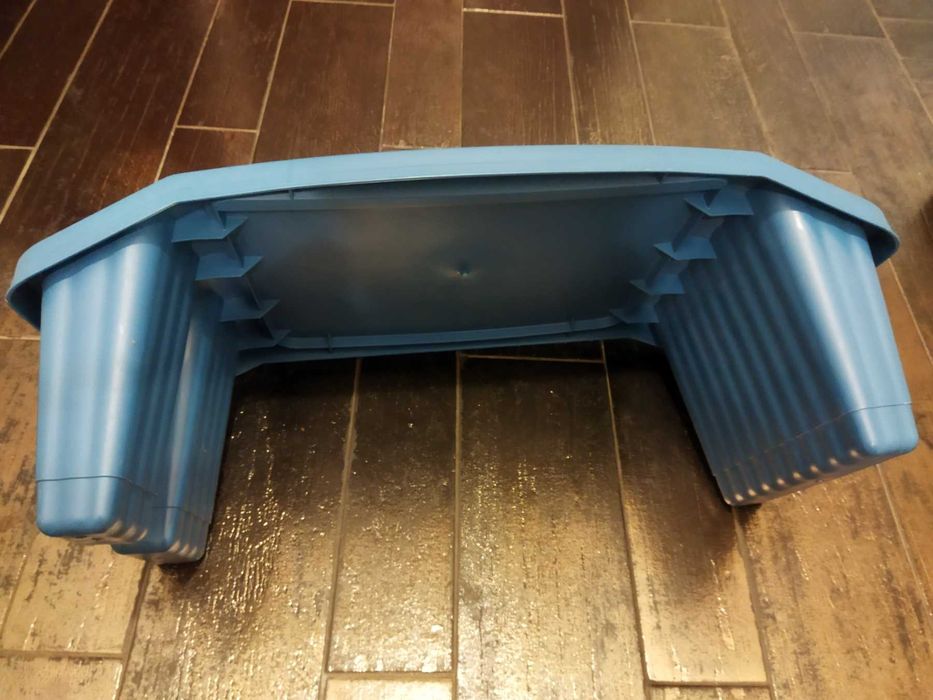 Продавам детска преносима маса