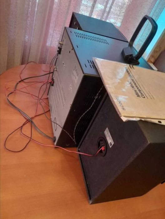 Muzikalniy sentr Sony mhs 701