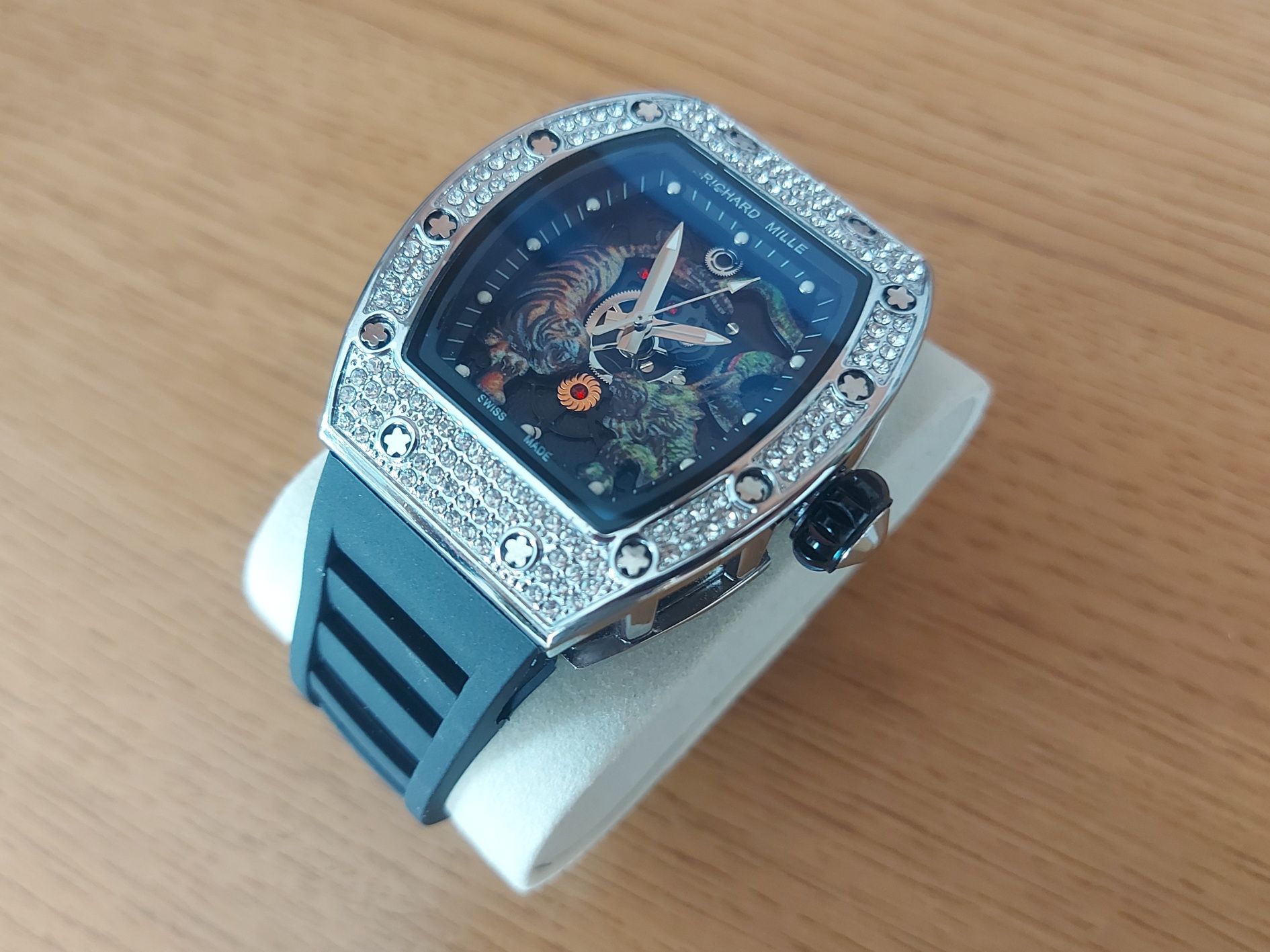 ЧИСТО НОВ ! Мъжки часовник "Richard Mille" (Tiger & Dragon)