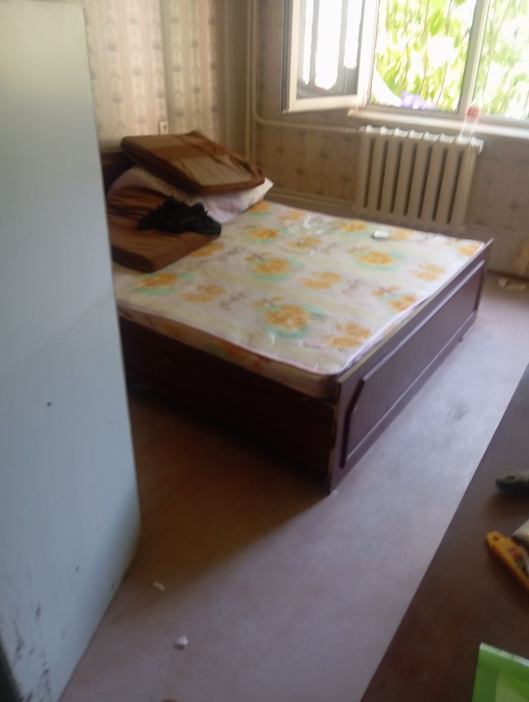 Eshik, dispi, reka, rakvina, spalni, shkaf,