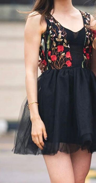 Черна рокля на  Alessa