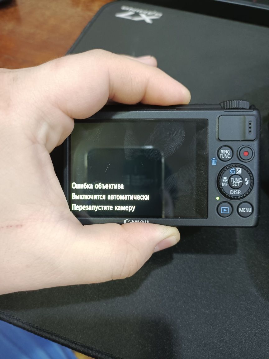 Продам компактную камеру Canon PowerShot S100