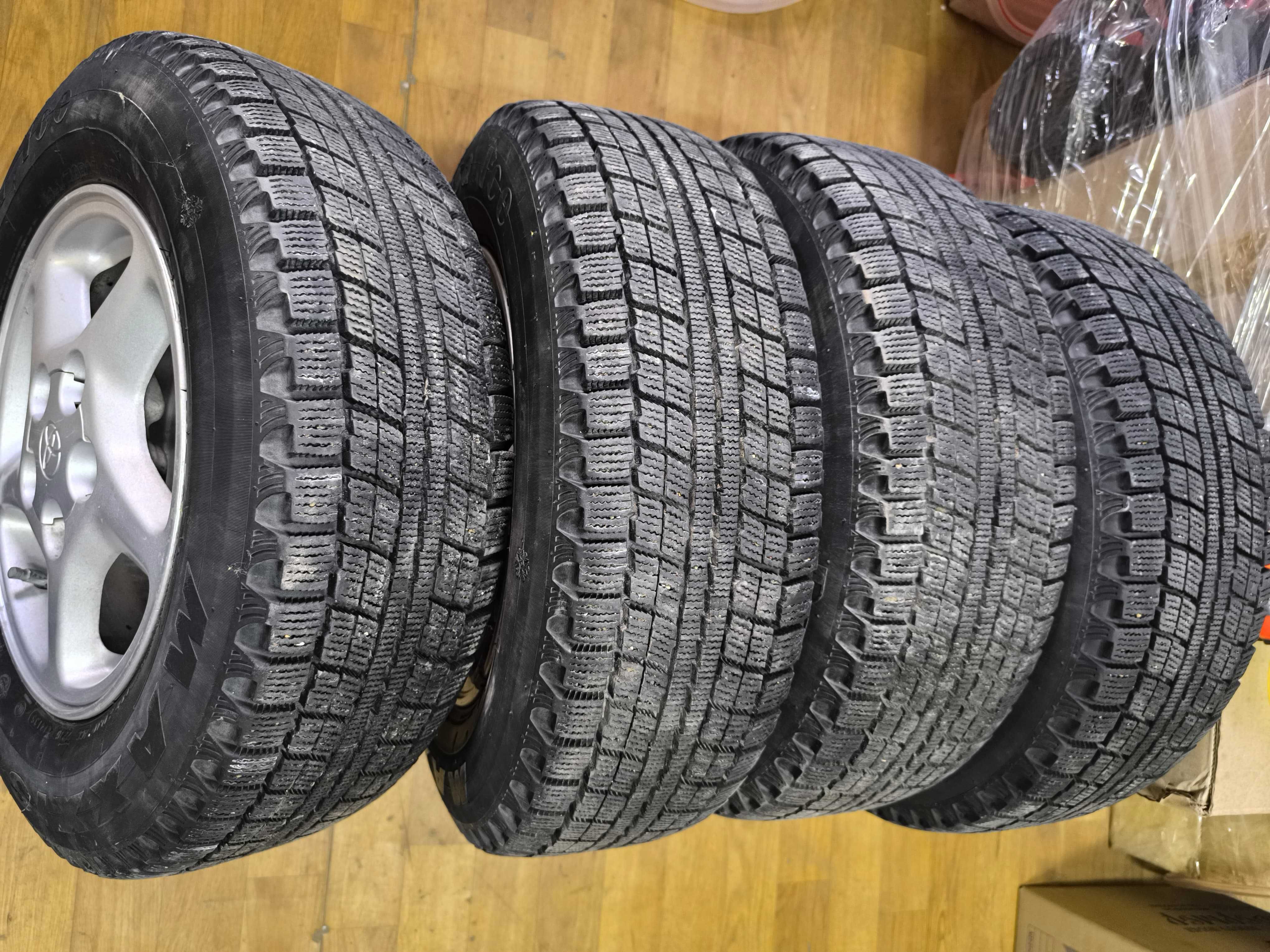 Продам диски R14 5 * 114.3 с шинами  195/70