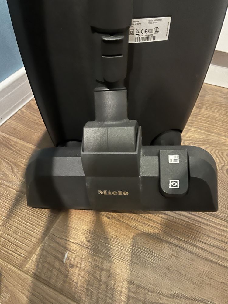 Прахосмукачка Miele Classic C1