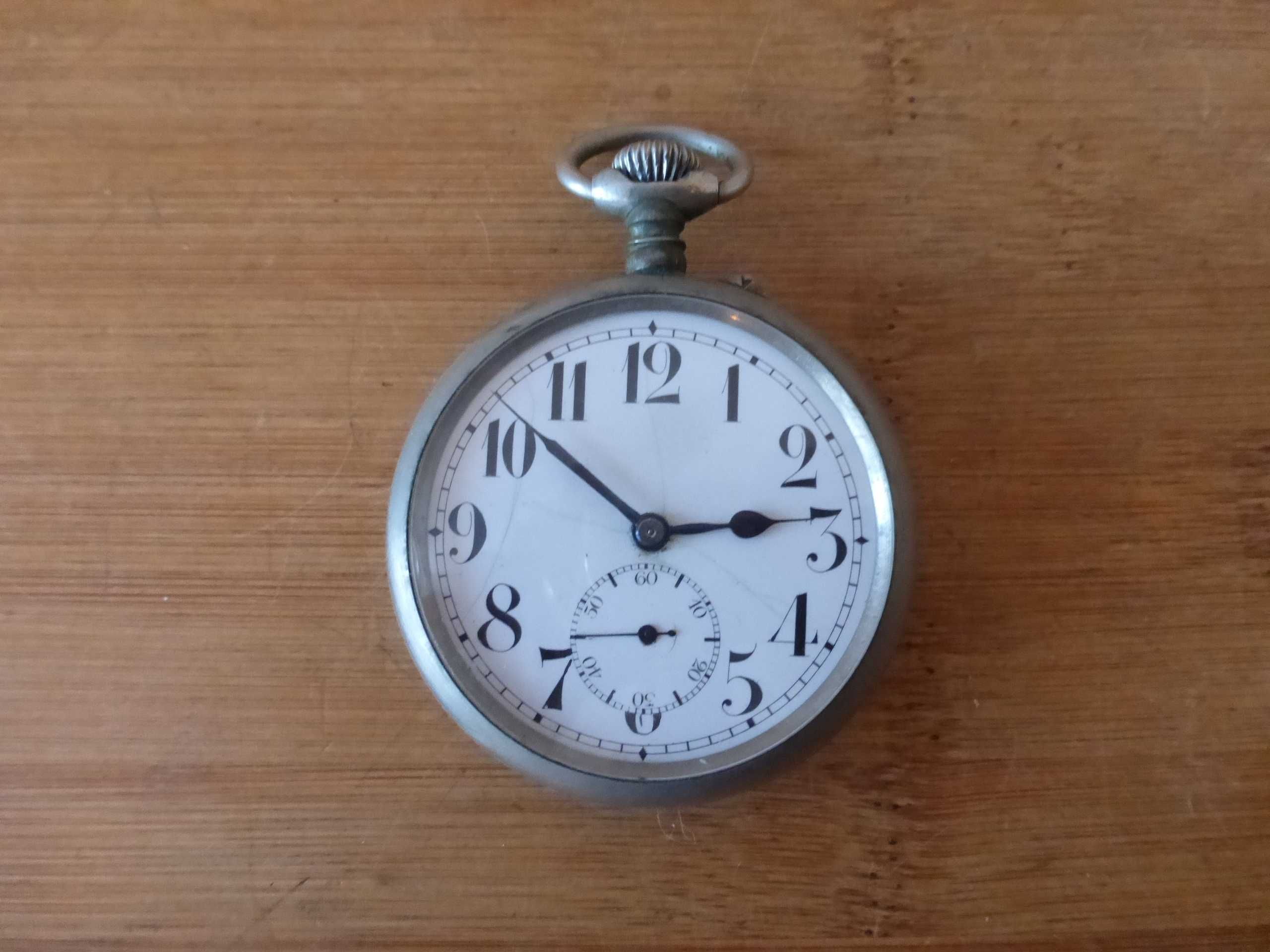 Швейцарски джобен часовник 1900 г