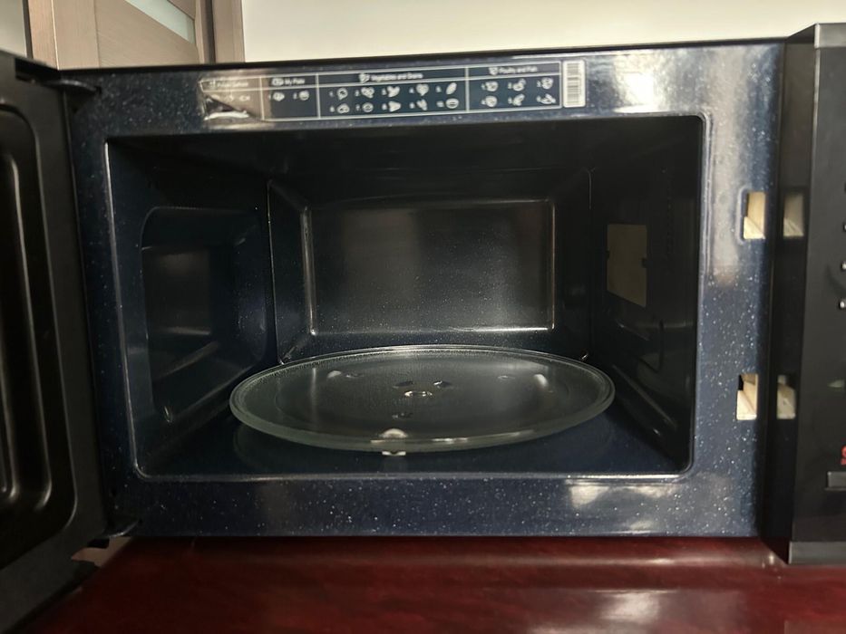 Cuptor cu microunde 23L Samsung