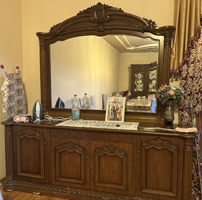 Зал мебел сотилади