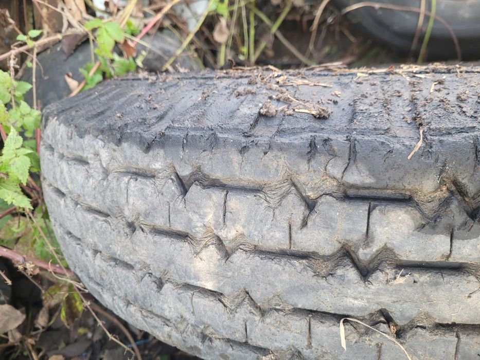 Anvelope trailer 825 r15