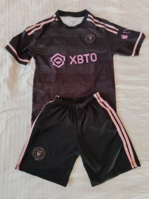 Детски футболен екип