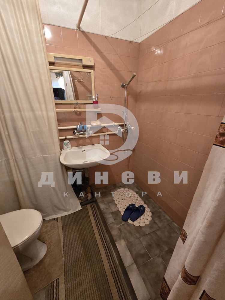 Продава гарсониера в Три чучура север до детска градина Звънче
