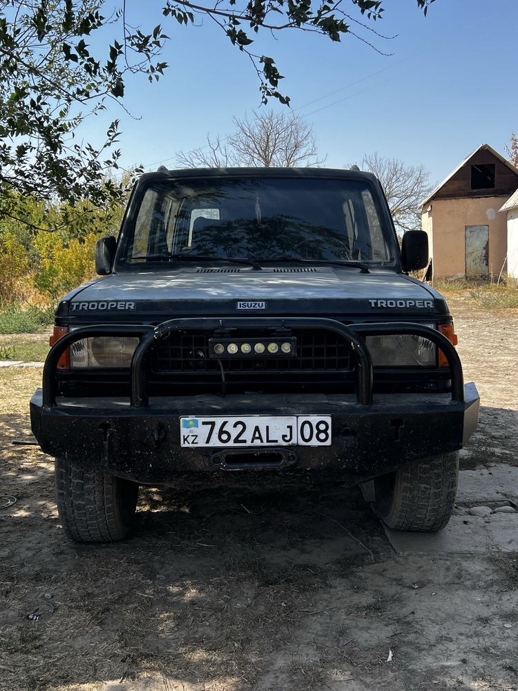 Isuzu trooper 2,6
