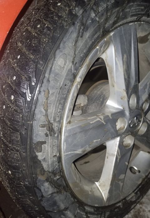 Зимние шины 215/55/17 GOODRIDE