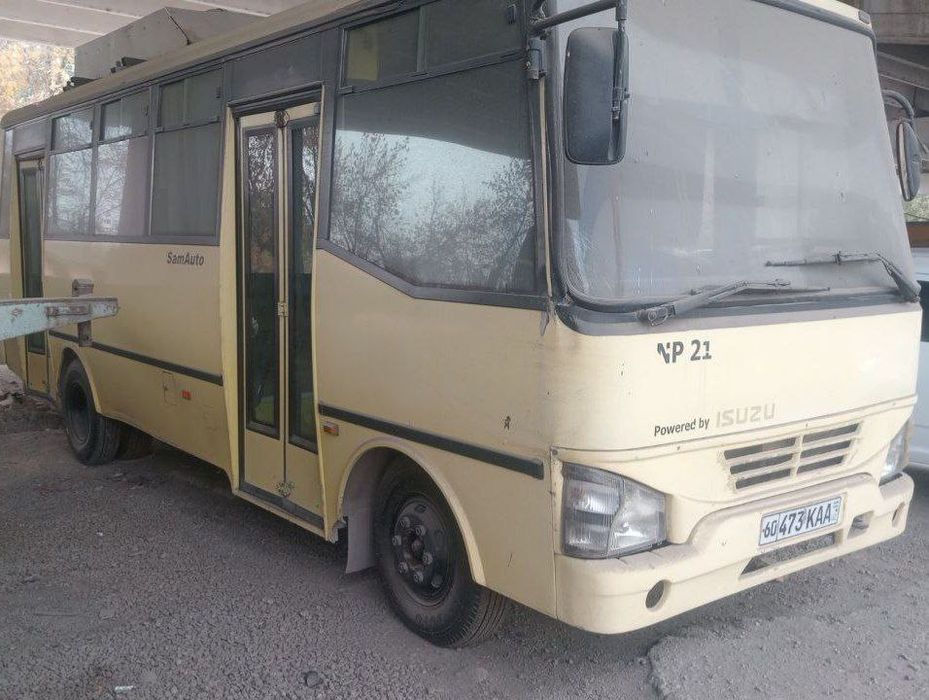 Isuzu Avtobus sotiladi narxini kelishamz arzin narxda