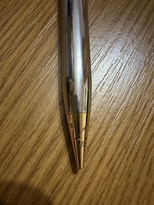 Creion Pierre Cardin