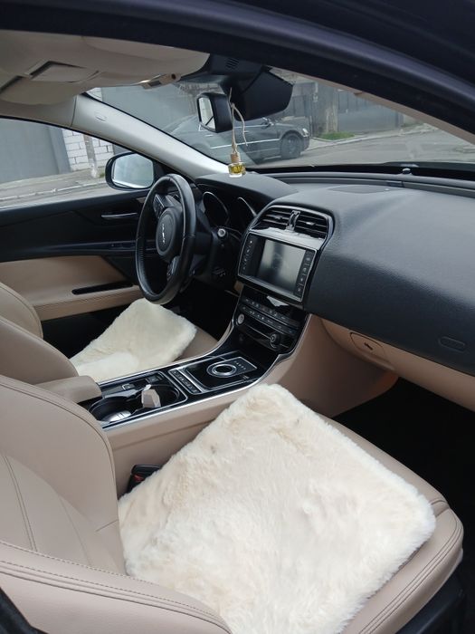 Jaguar xe adblu .