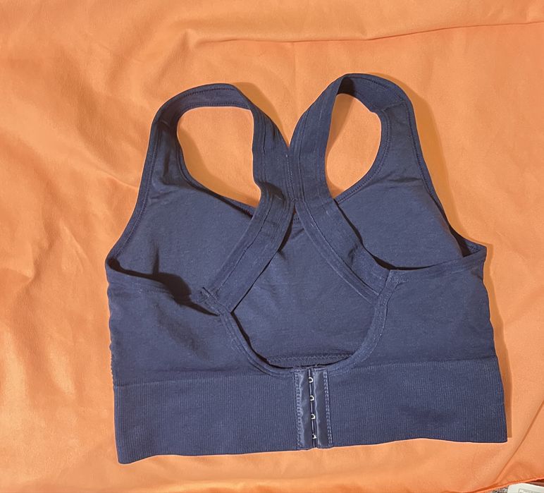 Дамско спортно бюстие