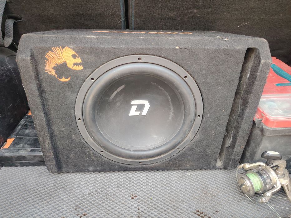 Продам сабуфер пираньи