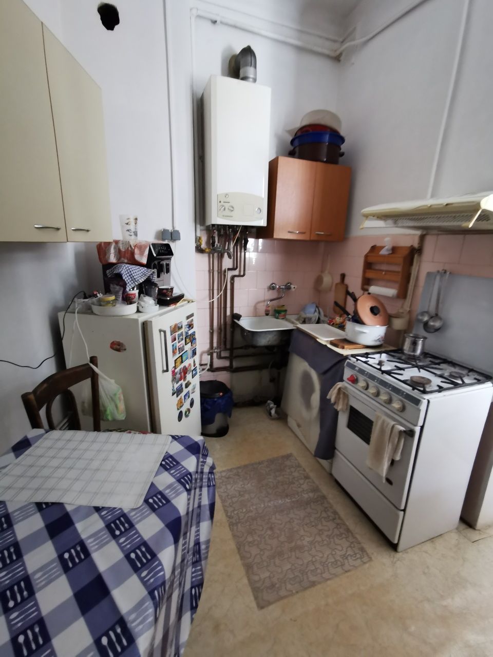 Apartament +mansarda+curte în București, zona Dinamo - Piața Gemeni