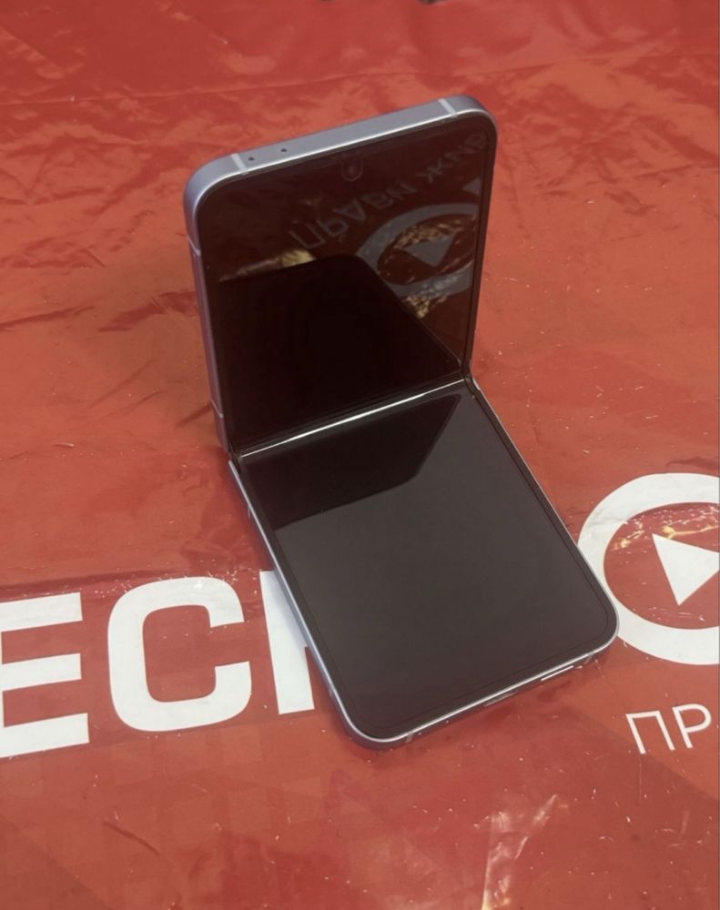 КАТО НОВ 512GB Samsung Z Flip 6 Гаранция Technopolis 2026 г. Blue