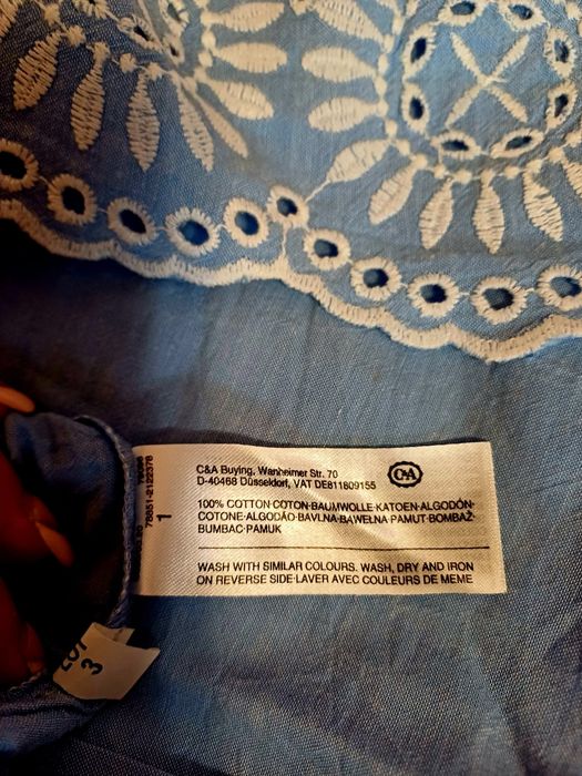 Bluza C&A fata 11-12 ani cu volane pe umeri