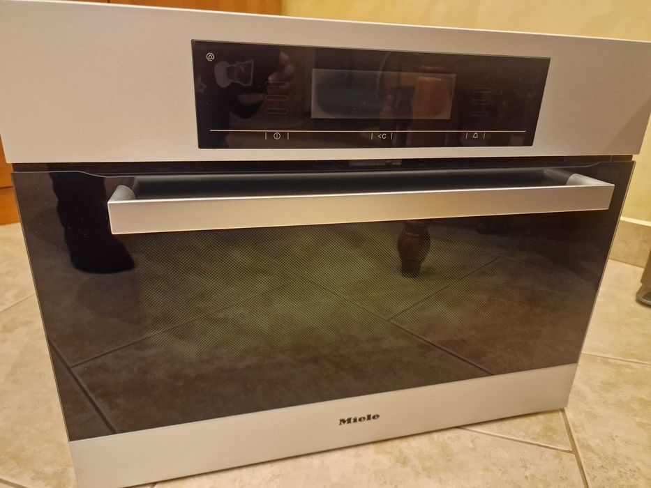 Cuptor Miele model H5081BP pentru piese, stricata placa