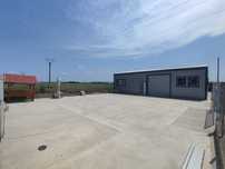 Hală închiriez 300m2 curte 400m2 apă, birou, toalete B / F separat