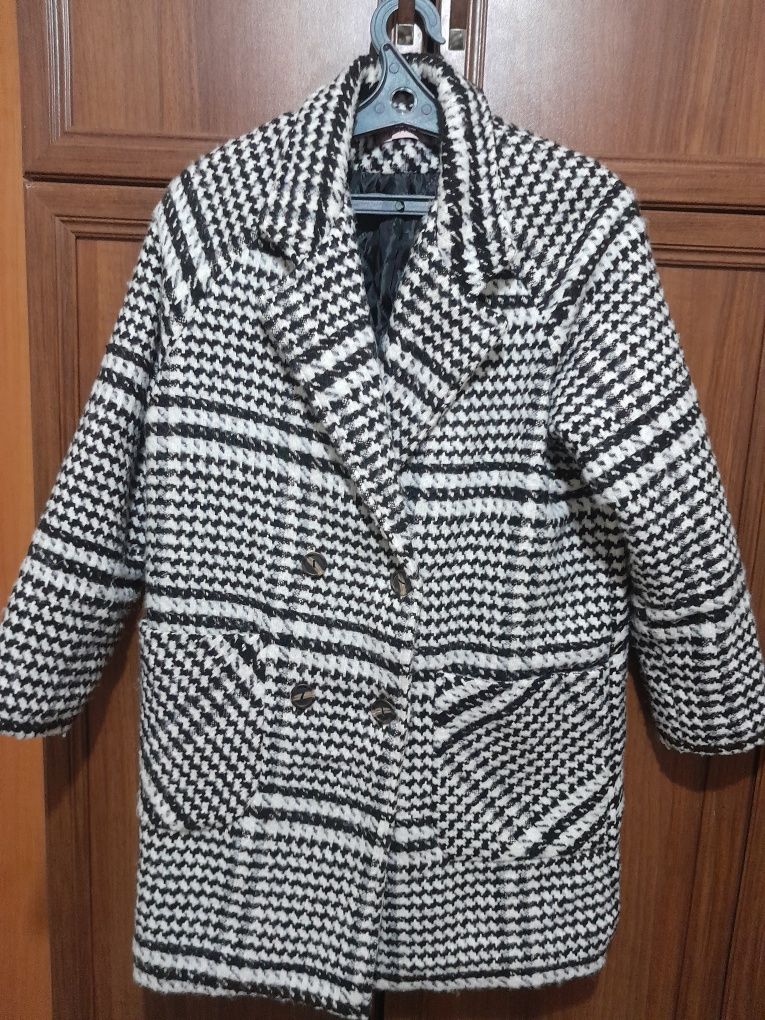 Пальто женское 44 размер новое