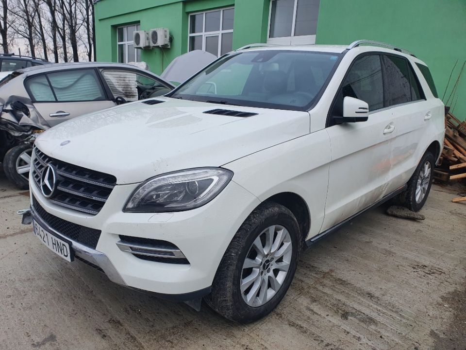 Dezmembrez Mercedes Ml350 w166 motor 3.0cdi 190kw 258cp cod om642.826 dezmembrari piese jante r18