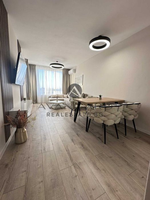 Продава се Двустаен апартамент в Пловдив, Център - 72 кв.м за 1806 €/кв.м - Снимка #1
