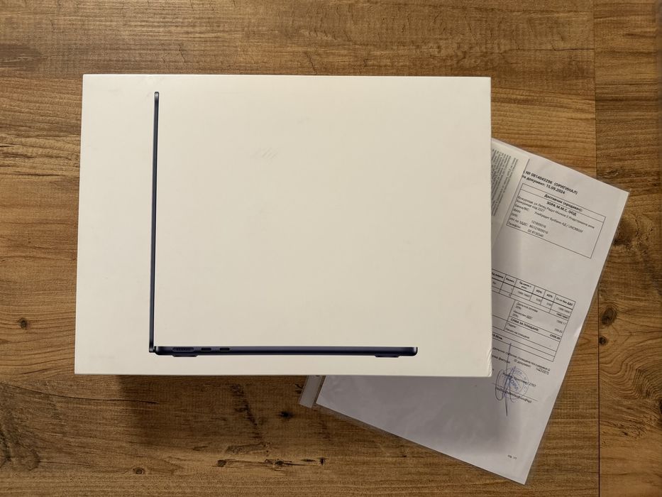 MacBook Air M3 256 ГБ Зора Гаранционен като НОВ ! Midnight