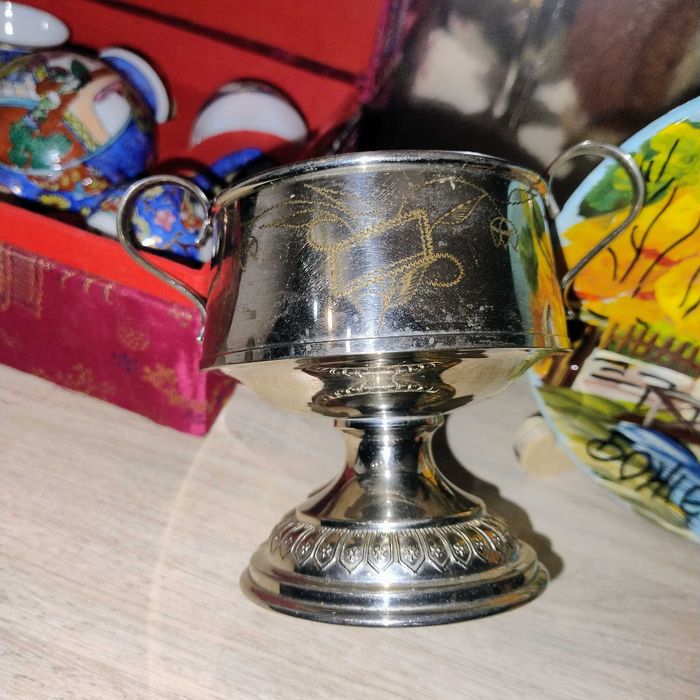 Чиния в оригинална опаковка