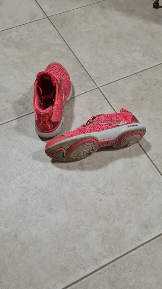 Маратонки- Adidas, Reebok