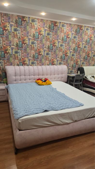 Кровать двуспальная