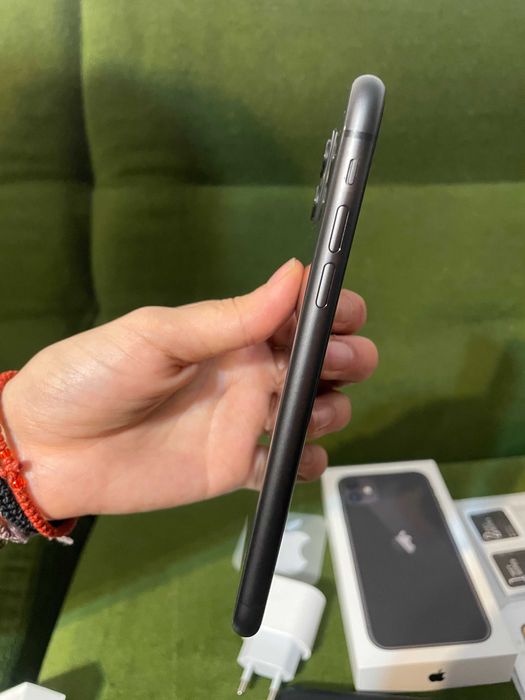iPhone 11 128 gb черен black перфектен