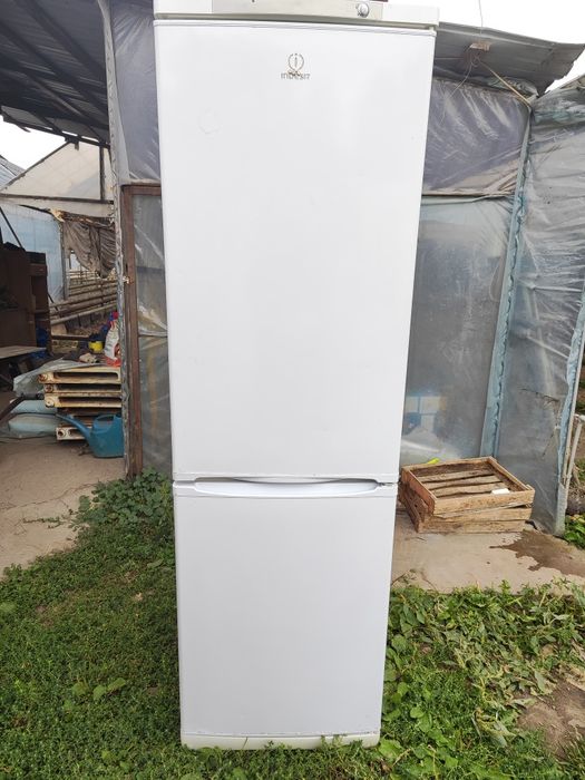 Холодильник рабочий