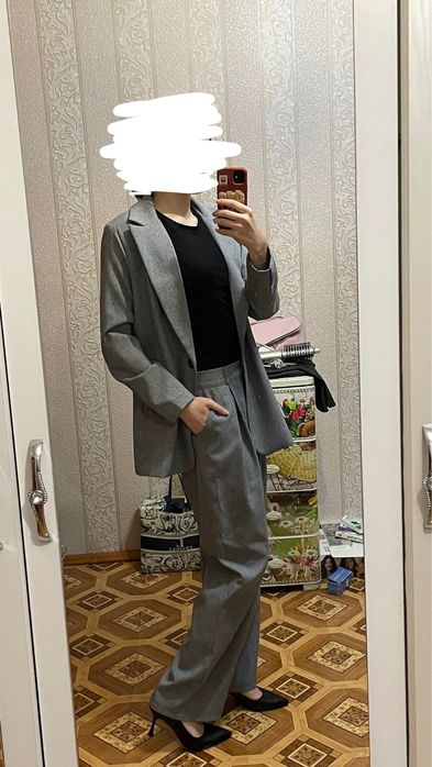 Стильный серый костюм пиджак + брюки, как новый